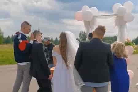 Жених устал немножко