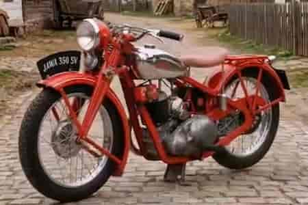 Мотоциклы разных лет